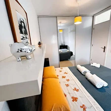 Twintorres Lasamericas Apartment